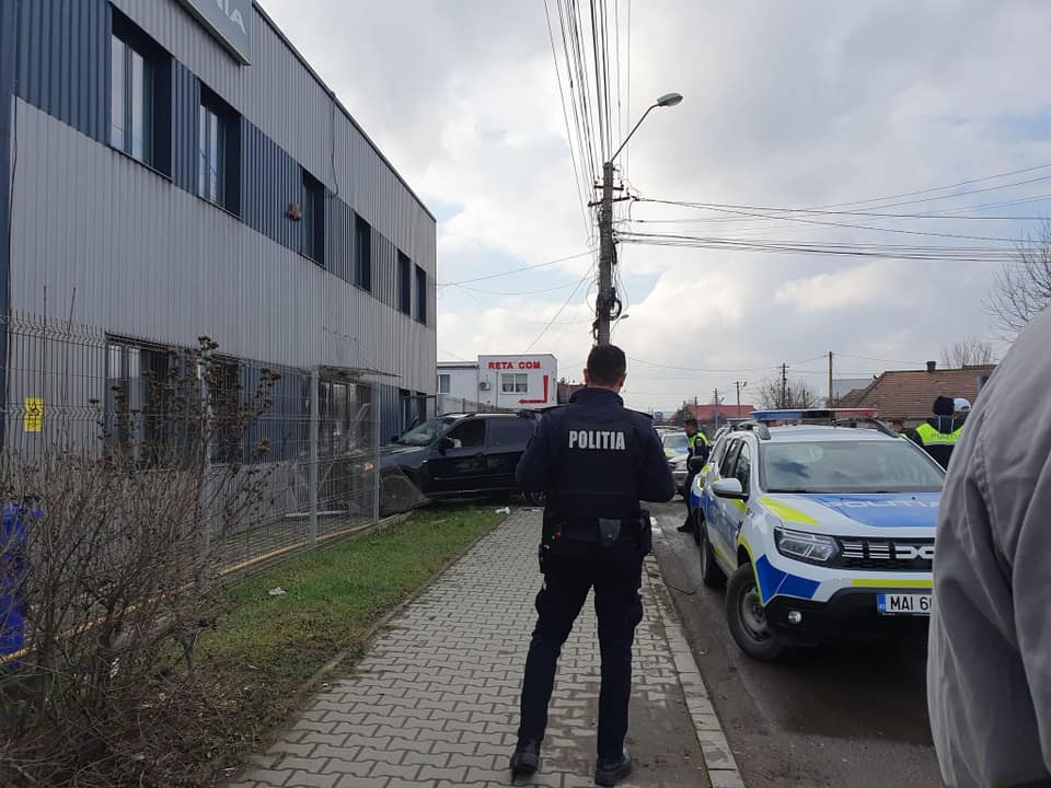 A fugit de poliție, dar a sfârșit arestat A fugit de poliție, dar a sfârșit arestat