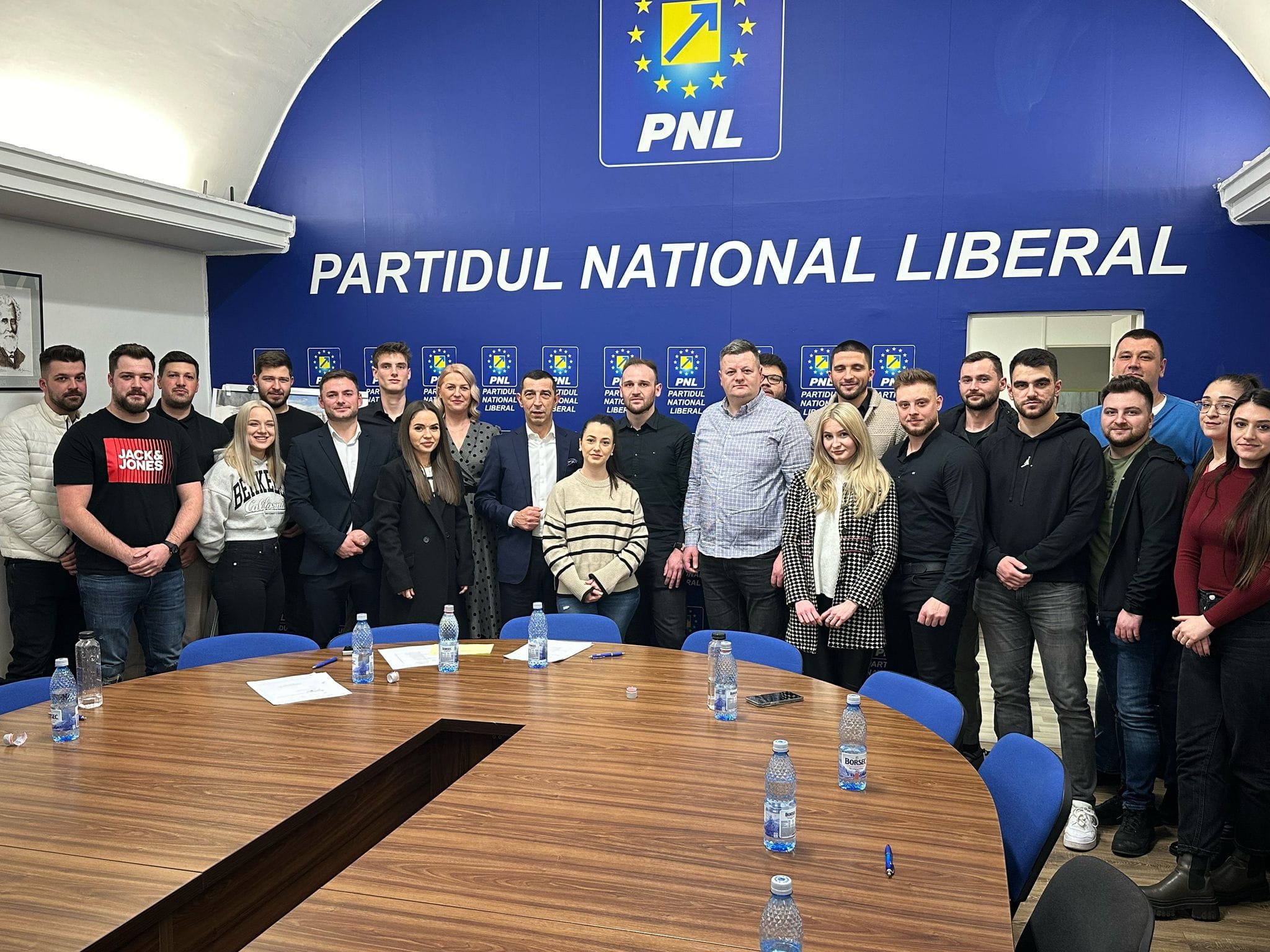 TNL Târgu Mureș și-a ales noua conducere. TNL Târgu Mureș și-a ales noua conducere.