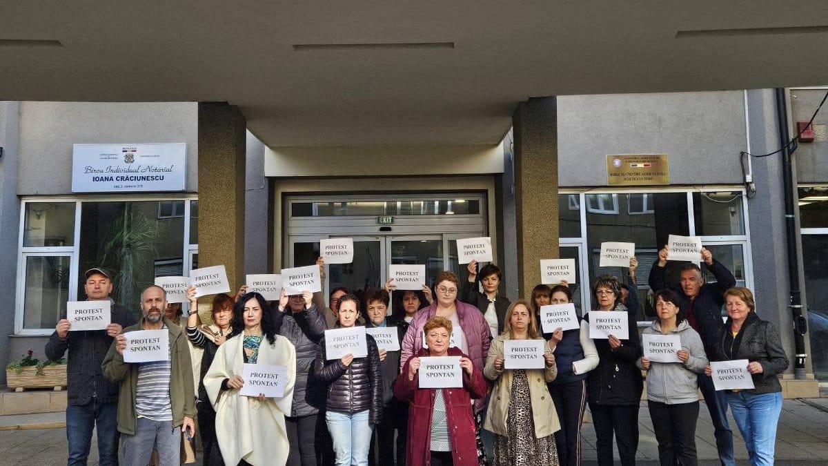 Protest spontan la Registrul Comerțului: activitatea cu publicul, suspendată Protest spontan la Registrul Comerțului: activitatea cu publicul, suspendată