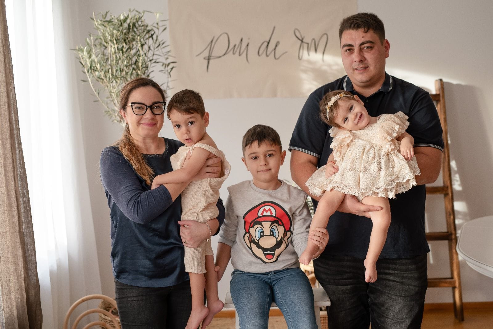 1,2 milioane de euro – prețul pus pe viața unui bebeluș de un an și 6 luni și a fratelui său. Află cum poți fi TU salvarea lor 1,2 milioane de euro – prețul pus pe viața unui bebeluș de un an și 6 luni și a fratelui său. Află cum poți fi TU salvarea lor