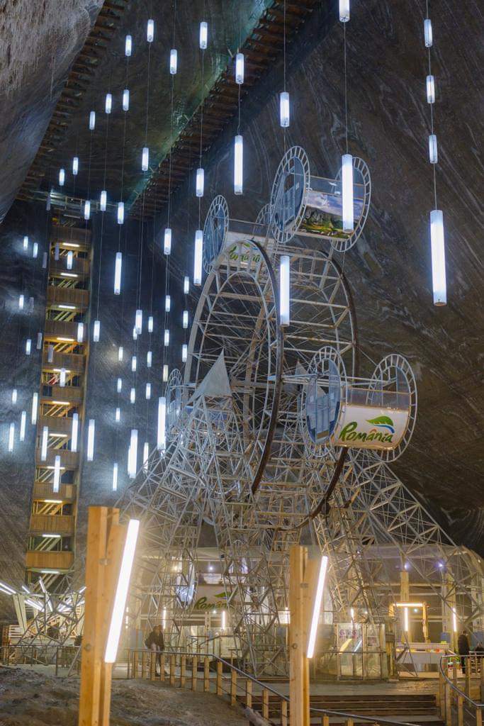 Salina Turda inchisa publicului – vezi de ce Salina Turda inchisa publicului – vezi de ce