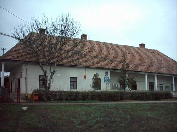 Incompetență administrativă la Tăureni! Degeaba au magistrală, dacă oamenii nu pot bea apă! Incompetență administrativă la Tăureni! Degeaba au magistrală, dacă oamenii nu pot bea apă!