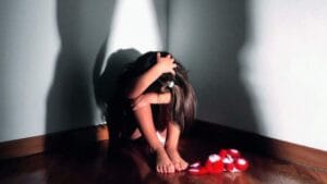 Au batut si agresat sexual o femeie si trei minore din Iernut Au batut si agresat sexual o femeie si trei minore din Iernut