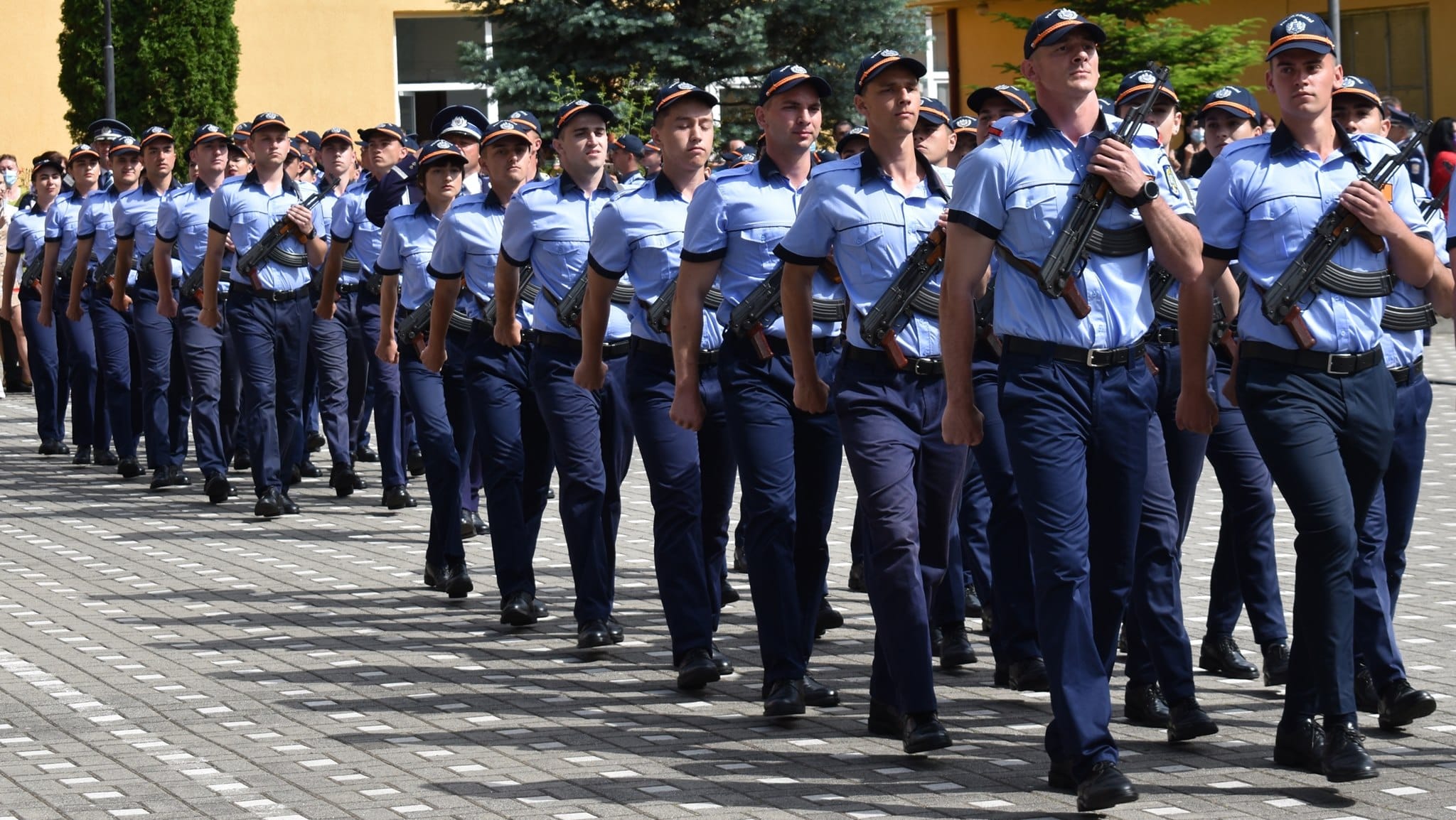 1.640 DE LOCURI SCOASE LA CONCURS ÎN ȘCOLILE DE POLIȚIE 1.640 DE LOCURI SCOASE LA CONCURS ÎN ȘCOLILE DE POLIȚIE