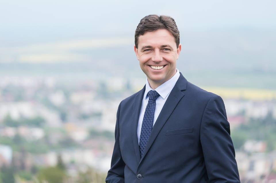 Bă, cât de negru la suflet poți să fii să emiți decizii ILEGALE de omorâre a câinilor fără stăpâni? Bă, cât de negru la suflet poți să fii să emiți decizii ILEGALE de omorâre a câinilor fără stăpâni?