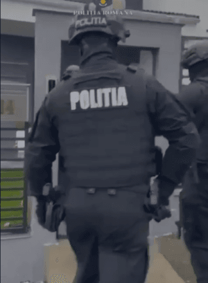 VIDEO: Percheziții într-un dosar de proxenetism VIDEO: Percheziții într-un dosar de proxenetism