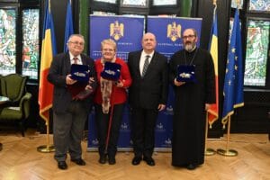Ceremonie de decernare a Fibulei de la Suseni, la 100 de ani de la descoperirea comorii arhologice ย Ceremonie de decernare a Fibulei de la Suseni, la 100 de ani de la descoperirea comorii arhologice ย