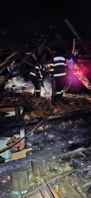 Incendiu violent la Alunis Incendiu violent la Alunis