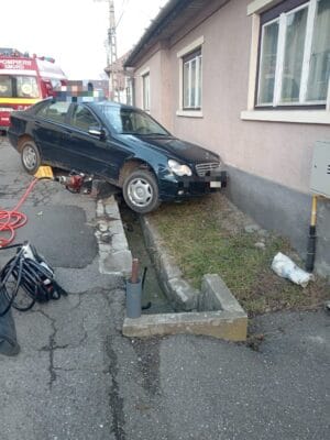 Accident la Reghin – o femeie este resuscitata Accident la Reghin – o femeie este resuscitata