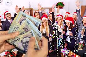 Sondaj: Cum își răsplătesc companiile românești angajații la final de an Sondaj: Cum își răsplătesc companiile românești angajații la final de an