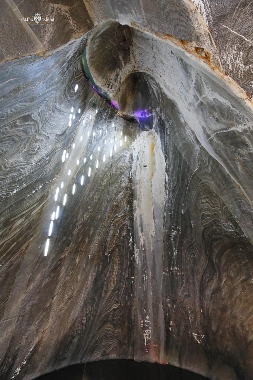 Vă așteptăm, în zi de sărbătoare, să petreceți clipe unice alături de noi!🤗 Vă așteptăm, în zi de sărbătoare, să petreceți clipe unice alături de noi!🤗