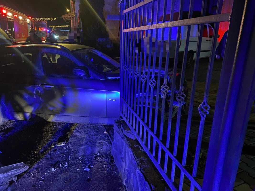 A intrat cu mașina în GARD la Sângeorgiu de Mureș A intrat cu mașina în GARD la Sângeorgiu de Mureș