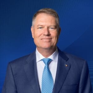 Iohannis demisionează de frica suspendării Iohannis demisionează de frica suspendării