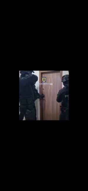 Video: PERCHEZIȚII ÎN JUDEȚUL CLUJ, ÎNTR-O CAUZĂ DE TÂLHĂRIE SĂVÂRȘITĂ ÎN MUREȘ Video: PERCHEZIȚII ÎN JUDEȚUL CLUJ, ÎNTR-O CAUZĂ DE TÂLHĂRIE SĂVÂRȘITĂ ÎN MUREȘ