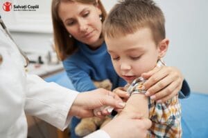 Studiu: Rata de vaccinare scade pentru două vaccinuri esențiale; în cazul ROR, scăderea este alarmantă. Printre cauzele identificate: dezinformarea din social media, desființarea vaccinării în școli și izolarea din rural. Recomandări urgente Studiu: Rata de vaccinare scade pentru două vaccinuri esențiale; în cazul ROR, scăderea este alarmantă. Printre cauzele identificate: dezinformarea din social media, desființarea vaccinării în școli și izolarea din rural. Recomandări urgente