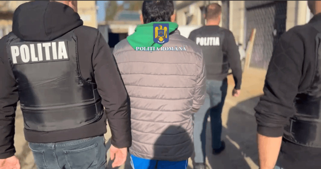 BĂRBAT DIN DUMBRĂVIOARA, REȚINUT PENTRU AMENINȚARE ȘI DISTRUGERE BĂRBAT DIN DUMBRĂVIOARA, REȚINUT PENTRU AMENINȚARE ȘI DISTRUGERE