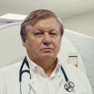 Imre Benedek – cardiologul-minune de la Târgu Mureș care transformă medicina cu fiecare proiect Imre Benedek – cardiologul-minune de la Târgu Mureș care transformă medicina cu fiecare proiect