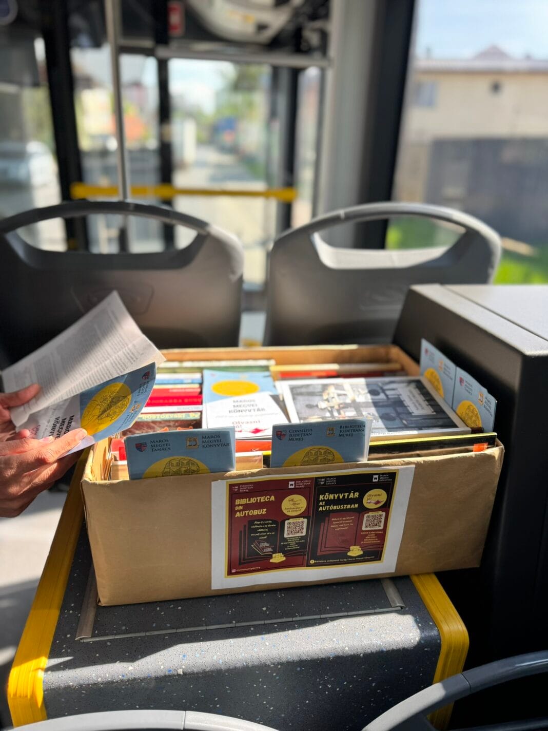 „Biblioteca din autobuz” – ediția de primăvară „Biblioteca din autobuz” – ediția de primăvară