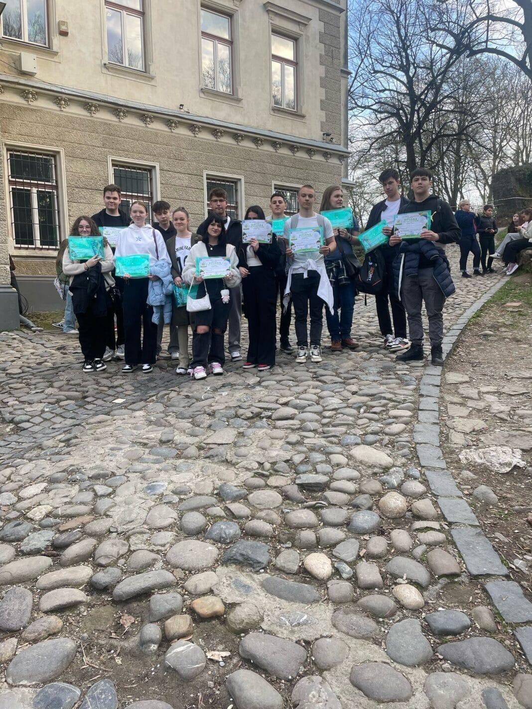 Tineri ludușeni premiați la concursul „Sharp Minds”! Tineri ludușeni premiați la concursul „Sharp Minds”!