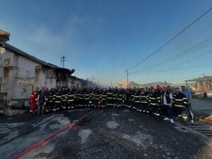 🔥 ȘASE ORE DE FOC, ȘAIZECI ȘI ȘAPTE DE EROI – INTERVENȚIA EXEMPLARĂ A POMPIERILOR LA REGHIN 🔥 🔥 ȘASE ORE DE FOC, ȘAIZECI ȘI ȘAPTE DE EROI – INTERVENȚIA EXEMPLARĂ A POMPIERILOR LA REGHIN 🔥