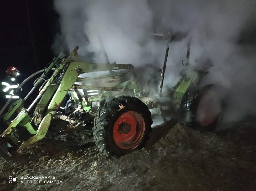 Tractor distrus langa Sighisoara Tractor distrus langa Sighisoara