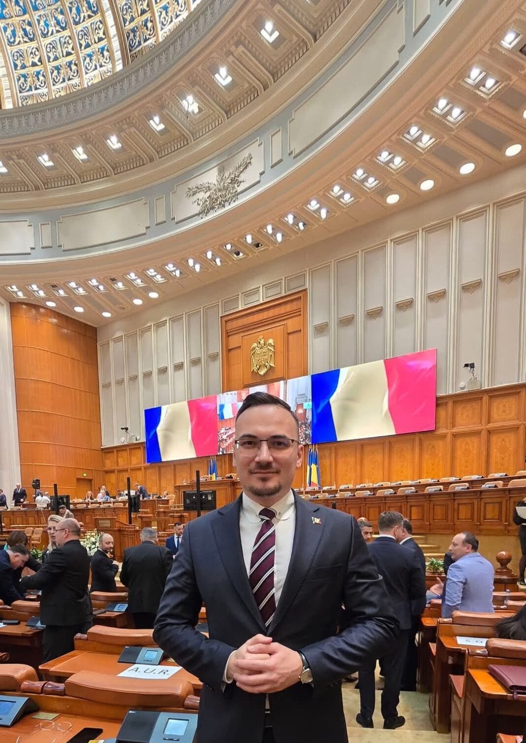 Răzvan Biro, deputat AUR Mureș: Vom păstra vie memoria veteranilor și vom lupta, la rândul nostru, pentru o Românie dreaptă, suverană și unită! Răzvan Biro, deputat AUR Mureș: Vom păstra vie memoria veteranilor și vom lupta, la rândul nostru, pentru o Românie dreaptă, suverană și unită!