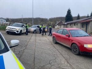 ACȚIUNE A POLIȚIȘTILOR RUTIERI: ZECI DE ȘOFERI SANCȚIONAȚI PENTRU VITEZĂ ȘI ALTE ABATERI ACȚIUNE A POLIȚIȘTILOR RUTIERI: ZECI DE ȘOFERI SANCȚIONAȚI PENTRU VITEZĂ ȘI ALTE ABATERI