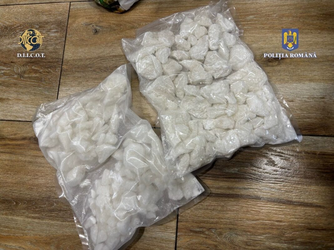 Traficul de droguri, pericol permanent în județul Mureș – Rețea demascată de polițiști și DIICOT Târgu Mureș Traficul de droguri, pericol permanent în județul Mureș – Rețea demascată de polițiști și DIICOT Târgu Mureș