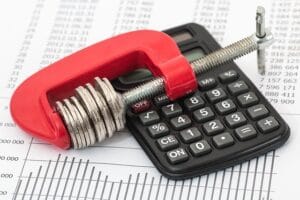 💼 Taxarea inversă – o soluție pentru reducerea deficitului bugetar? 💼 Taxarea inversă – o soluție pentru reducerea deficitului bugetar?