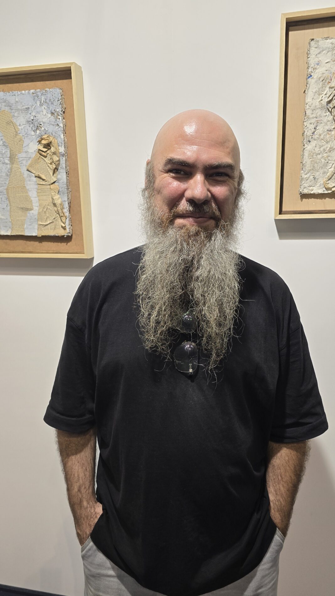 1Q Sapro – de la rap contestatar la artă contemporană: debutul vizual al unui spirit liber la MoBu