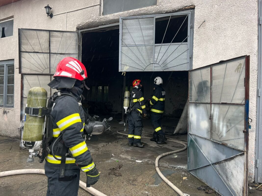 Incendiu la Sântana de Mureș! Incendiu la Sântana de Mureș!