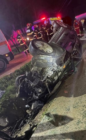 ȘOFER BEAT DIN MUREȘ, RĂSTURNAT CU MAȘINA ÎN SIBIU! PASAGERĂ RĂNITĂ ȘI INTERVENȚIE DE URGENȚĂ LA VURPĂR ȘOFER BEAT DIN MUREȘ, RĂSTURNAT CU MAȘINA ÎN SIBIU! PASAGERĂ RĂNITĂ ȘI INTERVENȚIE DE URGENȚĂ LA VURPĂR