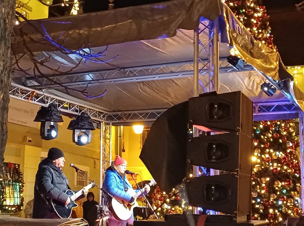 Seară magică în Cetatea Sighișoarei: Ducu Bertzi a încântat publicul în a doua zi de Crăciun