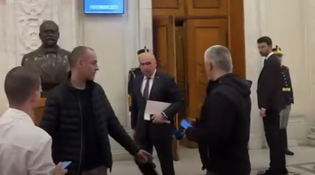 Cabinetul Bolojan, opac și agresiv în relația cu presa – Scrisoare deschisă adresată prim-ministrului României