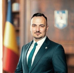 Facturile la gaze, sub lupa Parlamentului. Avertisment dur al deputatului AUR Mureș, Răzvan Biro Deputații Mureșului: Răzvan Biro și INVIZIBILII