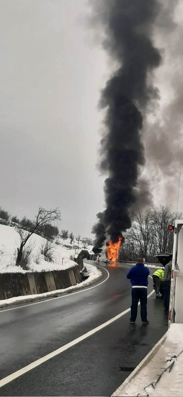 Autocar in flacari intre Sighisoara si Hetiur
