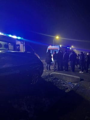 ACCIDENT RUTIER PE STRADA VOINICENILOR, ÎN TÂRGU MUREȘ. PATRU VICTIME TRANSPORTATE LA SPITAL ACCIDENT RUTIER PE STRADA VOINICENILOR, ÎN TÂRGU MUREȘ. PATRU VICTIME TRANSPORTATE LA SPITAL
