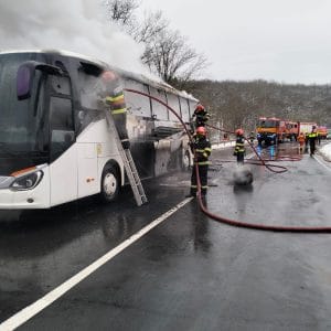 NOI DETALII DESPRE INCENDIUL DE AUTOCAR. 47 DE PASAGERI, EVACUAȚI DE URGENȚĂ NOI DETALII DESPRE INCENDIUL DE AUTOCAR. 47 DE PASAGERI, EVACUAȚI DE URGENȚĂ