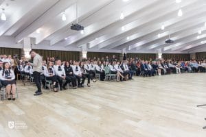 Primarul din Sovata, mesaj emoționant la majoratul elevilor: o comunitate care își respectă tinerii și le celebrează viitorul Primarul din Sovata, mesaj emoționant la majoratul elevilor: o comunitate care își respectă tinerii și le celebrează viitorul