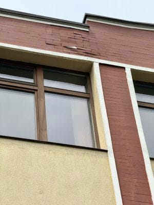 Dezastru la Școala „Ioan Vlăduțiu” din Luduș! Milioane cheltuite, pereți crăpați, elevi în pericol Dezastru la Școala „Ioan Vlăduțiu” din Luduș! Milioane cheltuite, pereți crăpați, elevi în pericol