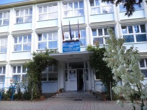 Elevii Liceului Tehnologic Luduș rup tăcerea – ÎNGHEȚĂM DE FRIG !!! Ne cerem scuze public, doamna Mirela Casiana COZMA !