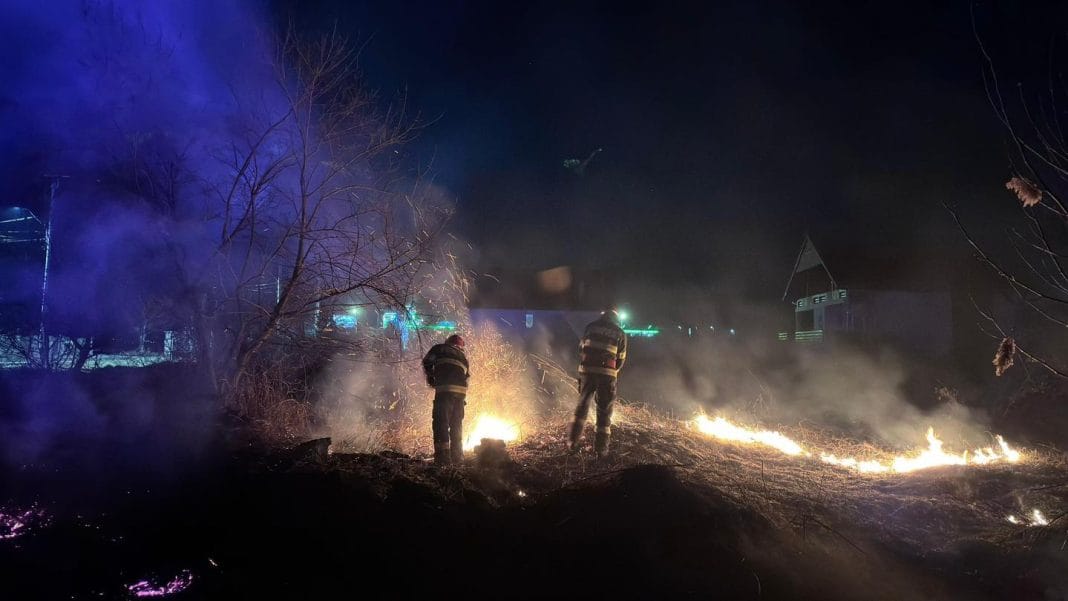 INCENDIU ÎN ZORI LA SASCHIZ! FOCUL A IZBUCNIT ÎNTR-O LOCUINȚĂ, POMPIERII AU INTERVENIT DE URGENȚĂ INCENDIU ÎN ZORI LA SASCHIZ! FOCUL A IZBUCNIT ÎNTR-O LOCUINȚĂ, POMPIERII AU INTERVENIT DE URGENȚĂ