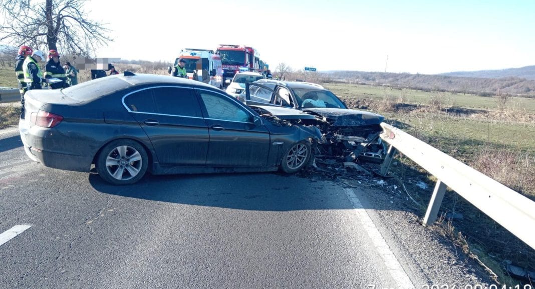 ACCIDENT CU CINCI VICTIME PE DN 15, LÂNGĂ BRÂNCOVENEȘTI. PRINTRE RĂNIȚI SUNT ȘI DOI MINORI ACCIDENT CU CINCI VICTIME PE DN 15, LÂNGĂ BRÂNCOVENEȘTI. PRINTRE RĂNIȚI SUNT ȘI DOI MINORI
