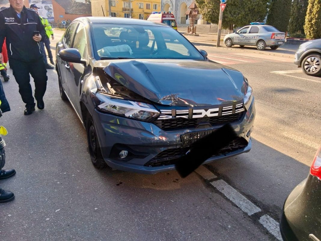 Accident la Târnăveni – două mașini s-au ciocnit în centrul orașului Accident la Târnăveni – două mașini s-au ciocnit în centrul orașului