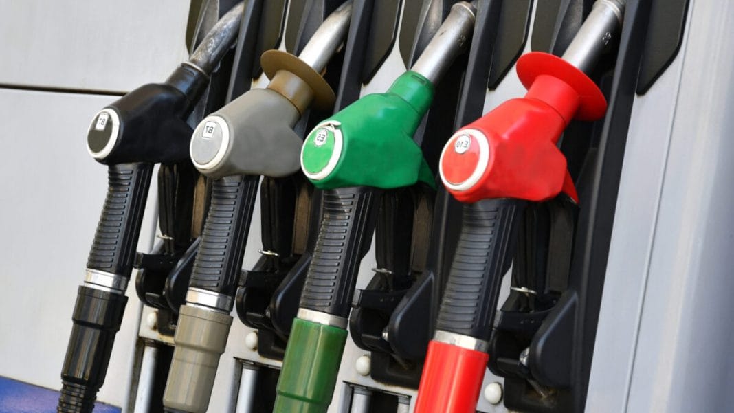 BENZINA ȘI MOTORINA SE IEFTINESC? Guvernul anunță reducerea accizei, iar fermierii pun presiune uriașă BENZINA ȘI MOTORINA SE IEFTINESC? Guvernul anunță reducerea accizei, iar fermierii pun presiune uriașă
