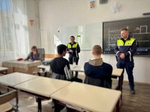 ACȚIUNI PENTRU CREȘTEREA SIGURANȚEI ȘCOLARE DESFĂȘURATE DE POLIȚIȘTII MUREȘENI ACȚIUNI PENTRU CREȘTEREA SIGURANȚEI ȘCOLARE DESFĂȘURATE DE POLIȚIȘTII MUREȘENI