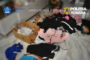 Lovitură după lovitură în piața din Luduș! Hoțul portofelelor cu bani și monede de aur, săltat după percheziții Lovitură după lovitură în piața din Luduș! Hoțul portofelelor cu bani și monede de aur, săltat după percheziții