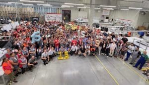 Companie din Mureș, apreciată la cel mai înalt nivel! Performanța unei echipe de 900 de oameni, răsplătită de unul dintre clienți Companie din Mureș, apreciată la cel mai înalt nivel! Performanța unei echipe de 900 de oameni, răsplătită de unul dintre clienți