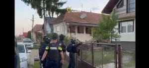 ACȚIUNE DE AMPLOARE ÎN MUREȘ! Mascații au descins în zori: trei persoane au fost reținute, zeci de amenzi după controale în forță ACȚIUNE DE AMPLOARE ÎN MUREȘ! Mascații au descins în zori: trei persoane au fost reținute, zeci de amenzi după controale în forță