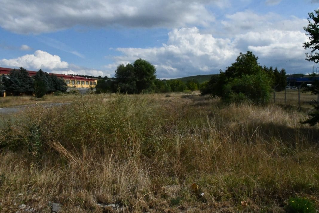 778074315_1490477673103706_6312736065927051402_n Mare scandal de 1,315 milioane de euro pentru un teren Metro din Târgu Mureș. Cofit Construct reclamă o conductă care limitează construirea.